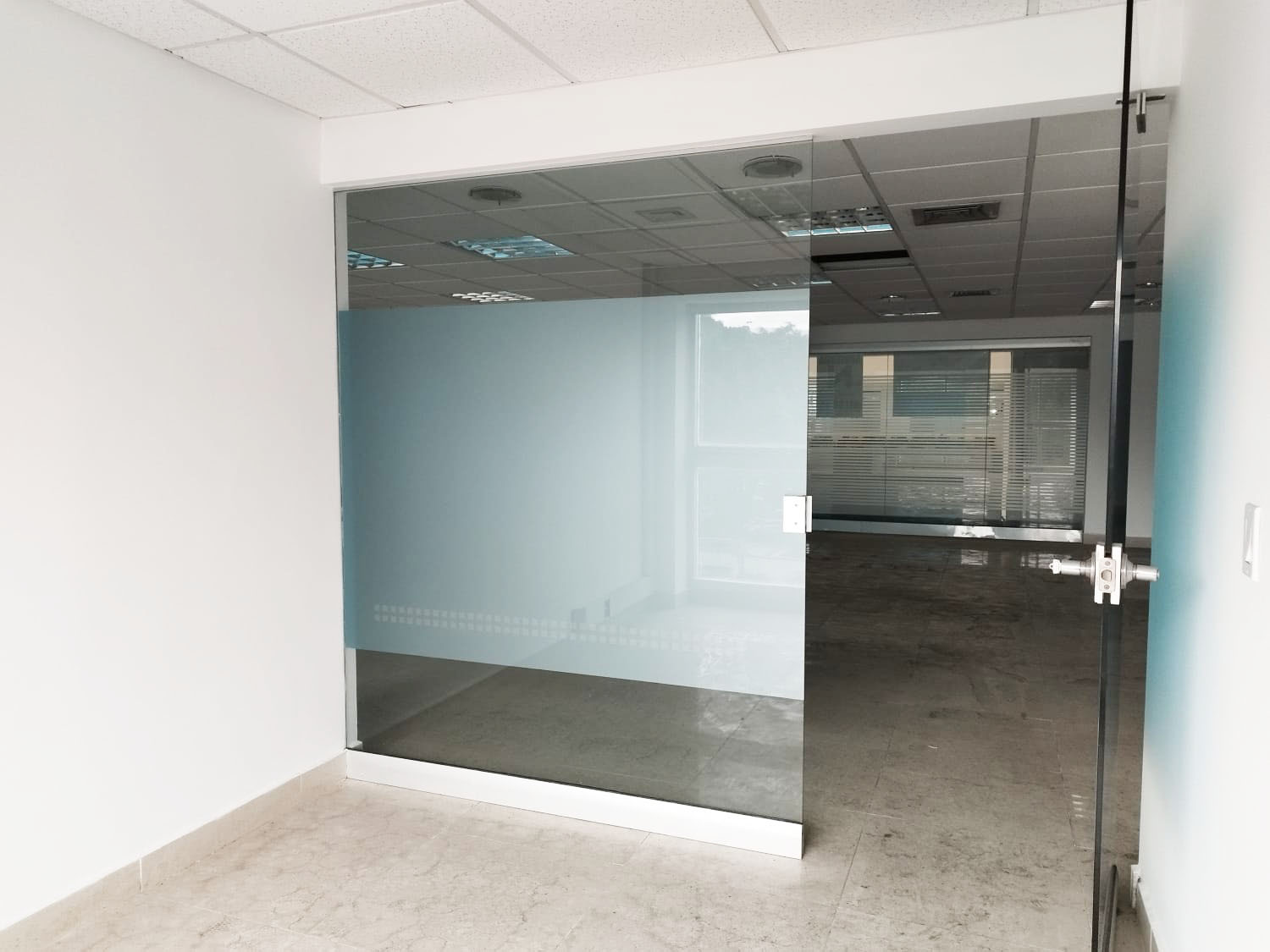 Oficina en arriendo en El Diamante 2, Medellín, 488 m² · foto 14 de 19