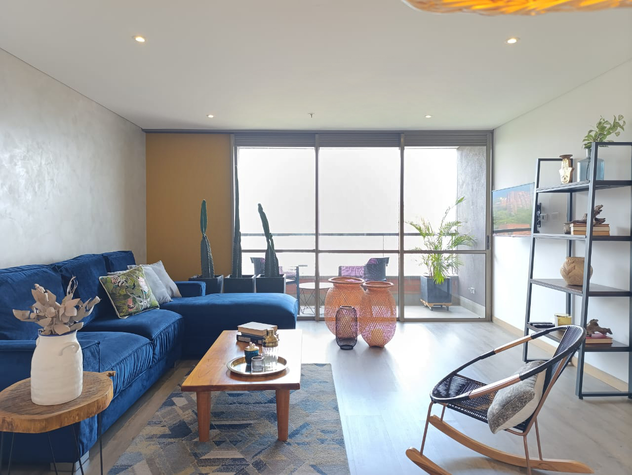 Apartamento de 1 alcoba en arriendo en Loma De Los Gonzalez, Medellín, 70 m² · foto 3 de 19