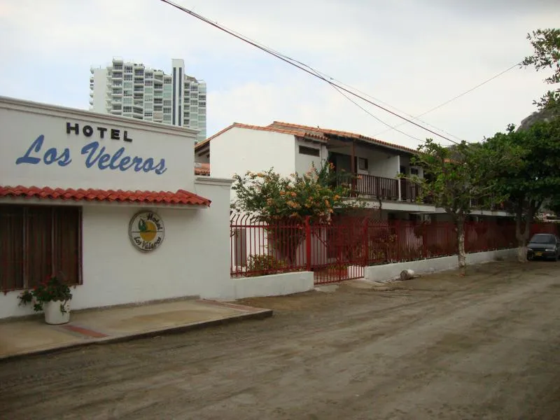 Edificio en venta en Timayui I, Santa Marta, 1640 m² · foto 2 de 24