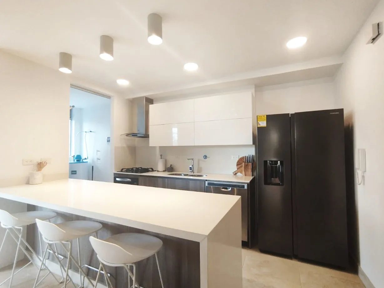 Apartamento en arriendo en Lalinde, Medellín · foto 4 de 13