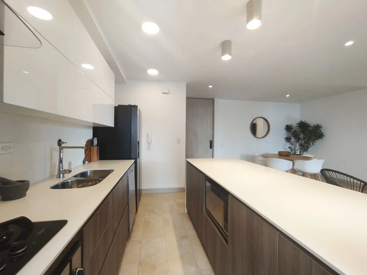 Apartamento en arriendo en Lalinde, Medellín · foto 5 de 13