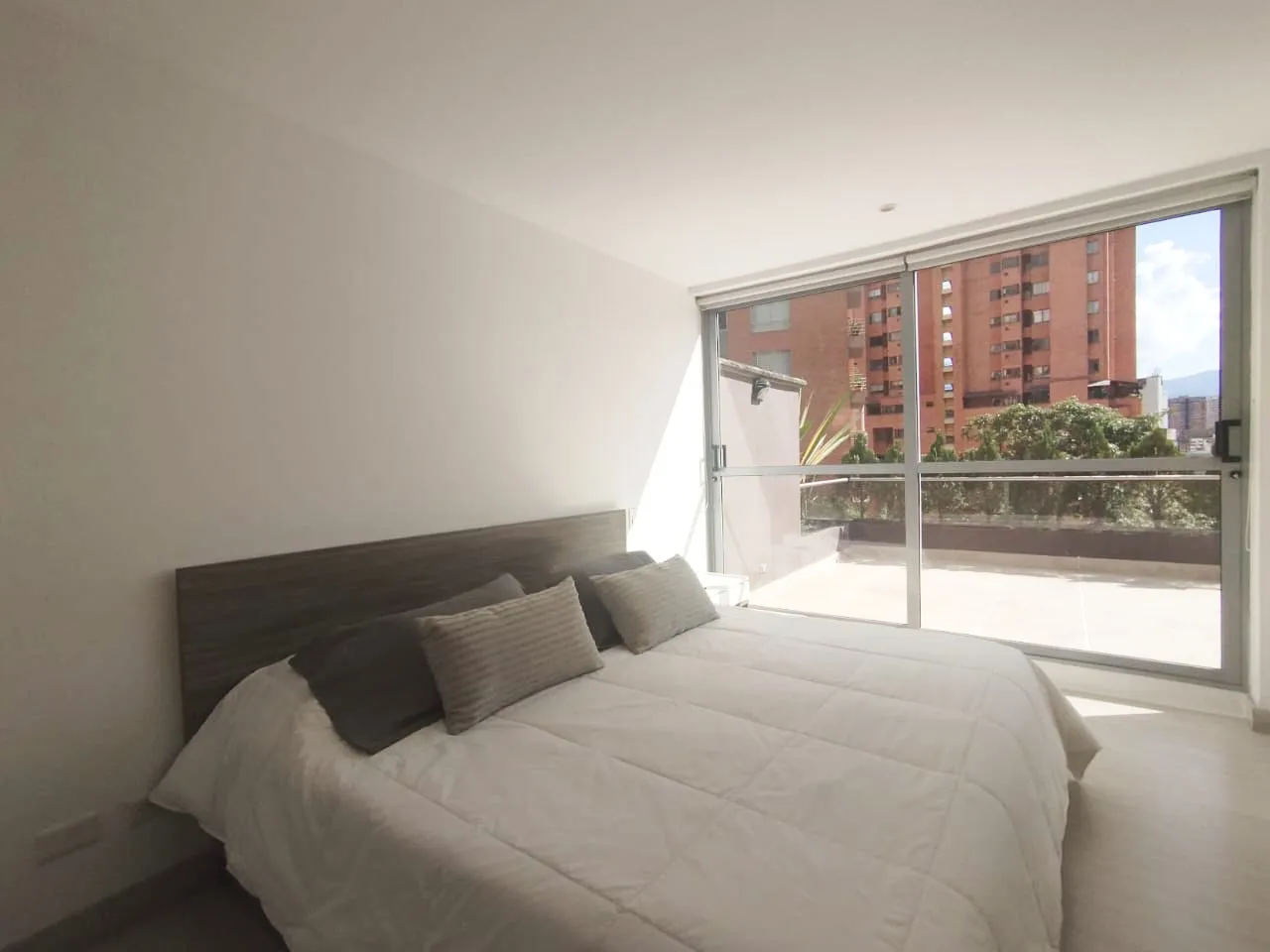 Apartamento en arriendo en Lalinde, Medellín · foto 8 de 13