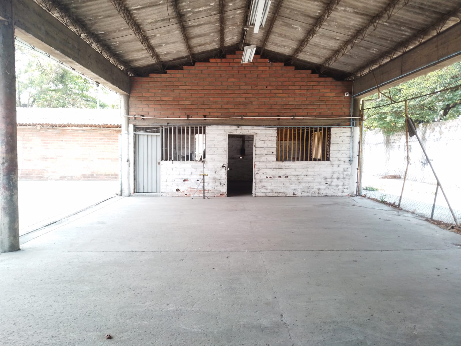 Bodega en arriendo en Caribe, Medellín · foto 4 de 19