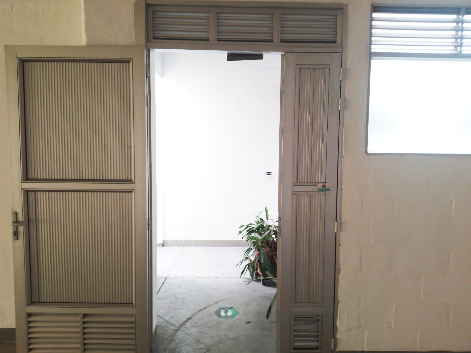 Bodega en arriendo en Cristo Rey, Medellín, 90 m² · foto 12 de 13