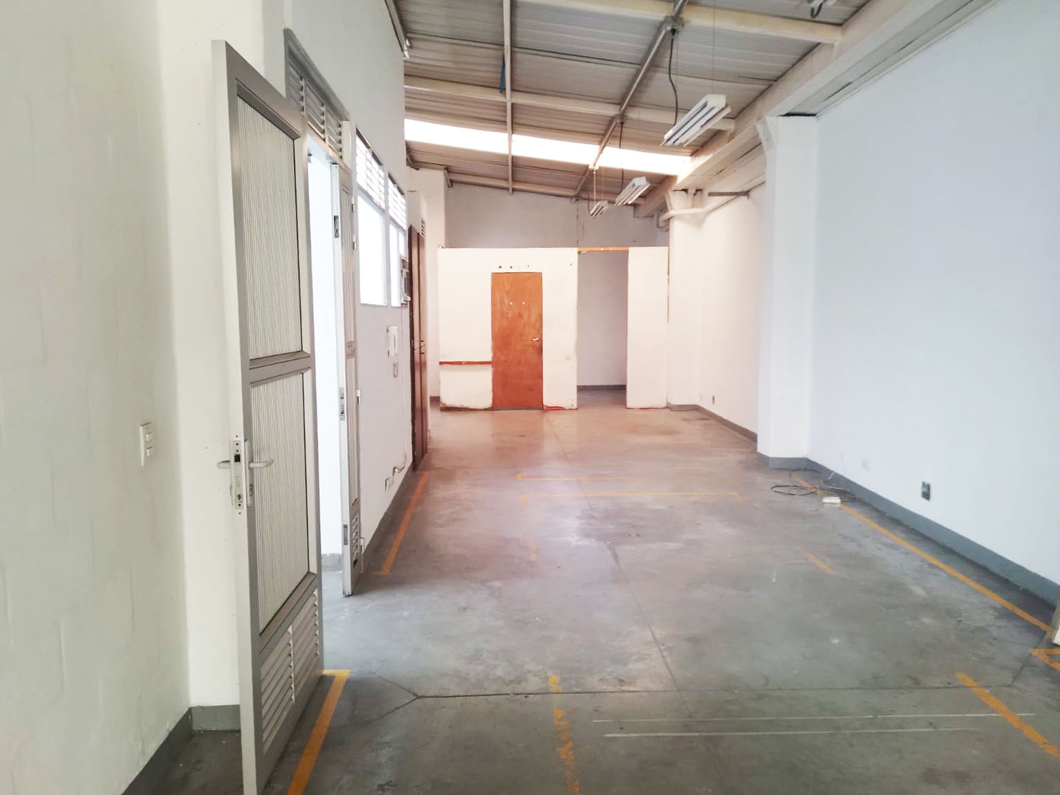 Bodega en arriendo en Cristo Rey, Medellín, 90 m² · foto 3 de 13