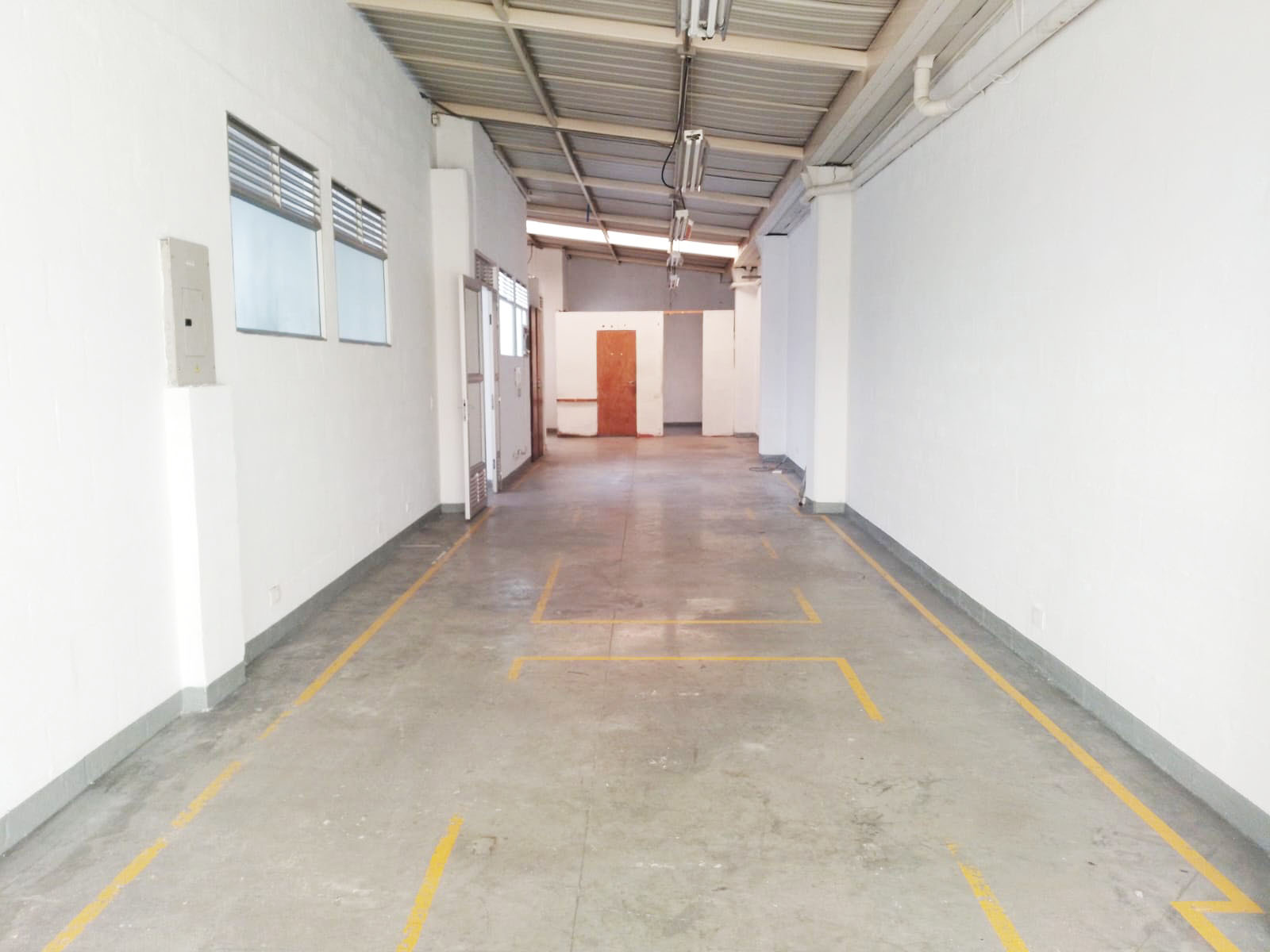 Bodega en arriendo en Cristo Rey, Medellín, 90 m² · foto 5 de 13