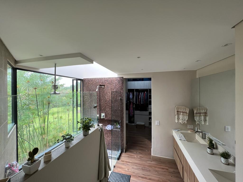 Casa de 3 alcobas en venta en Guamito, La Ceja, 325 m² · foto 13 de 24