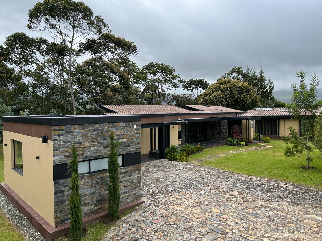 Casa de 3 alcobas en venta en Guamito, La Ceja, 325 m² · foto 24 de 24