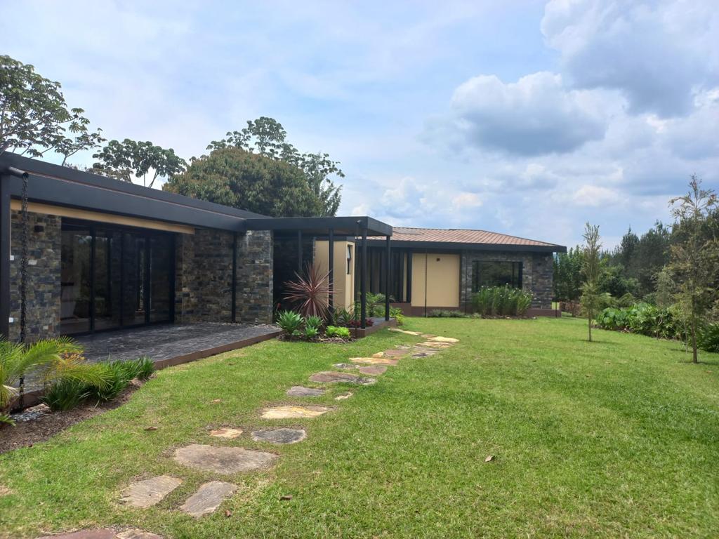 Casa de 3 alcobas en venta en Guamito, La Ceja, 325 m² · foto 4 de 24