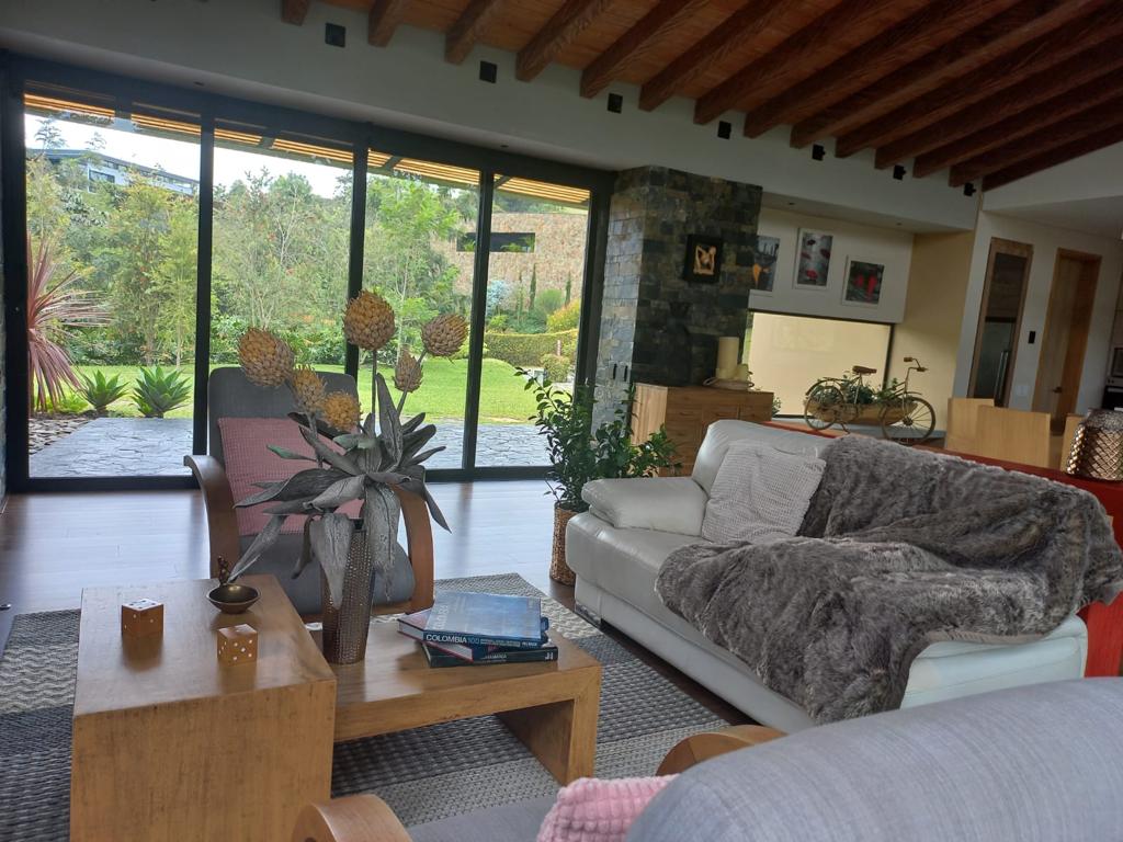 Casa de 3 alcobas en venta en Guamito, La Ceja, 325 m² · foto 7 de 24
