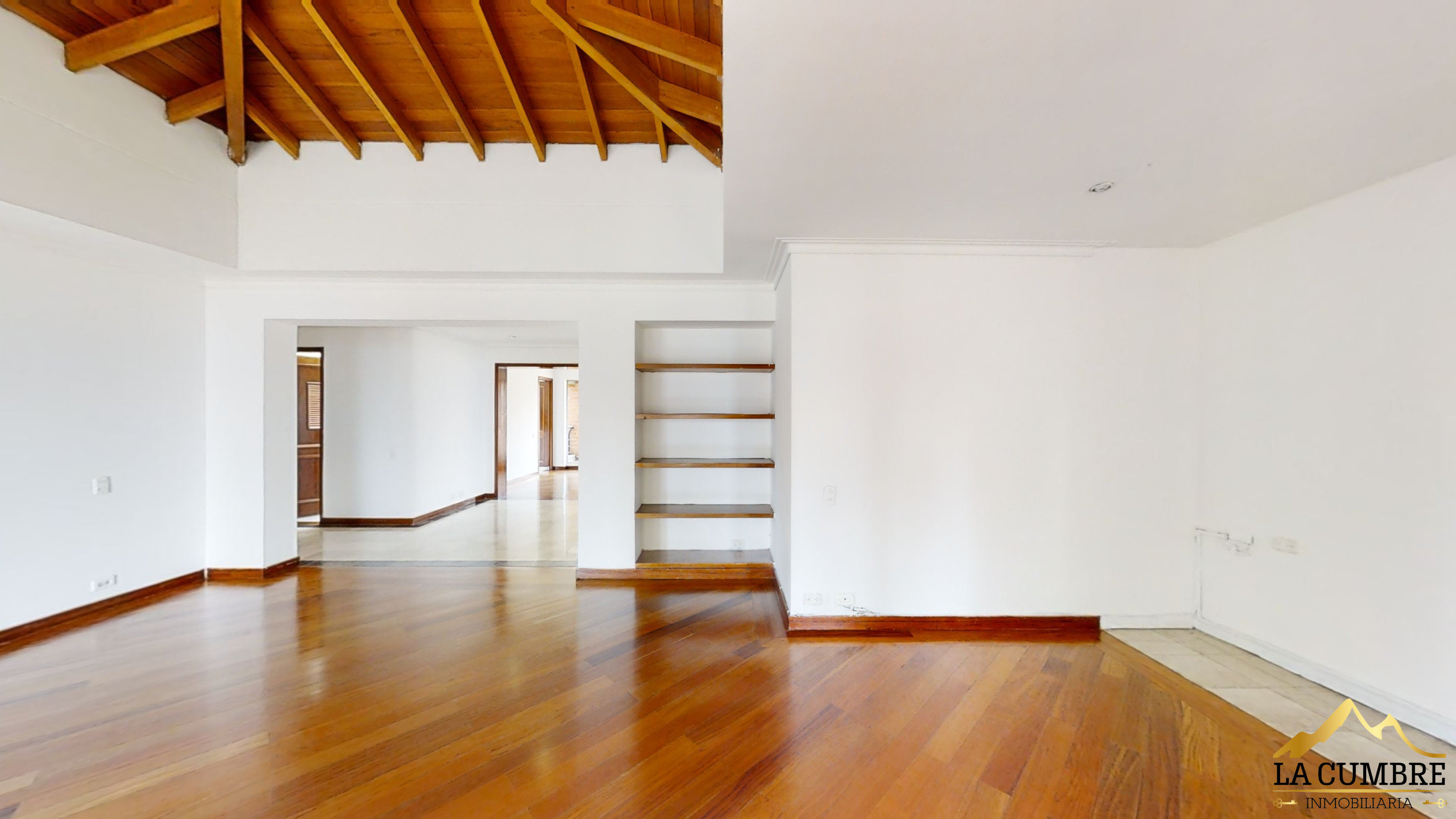 Apartamento de 3 alcobas en arriendo en La Calera, Medellín, 240 m² · foto 5 de 12