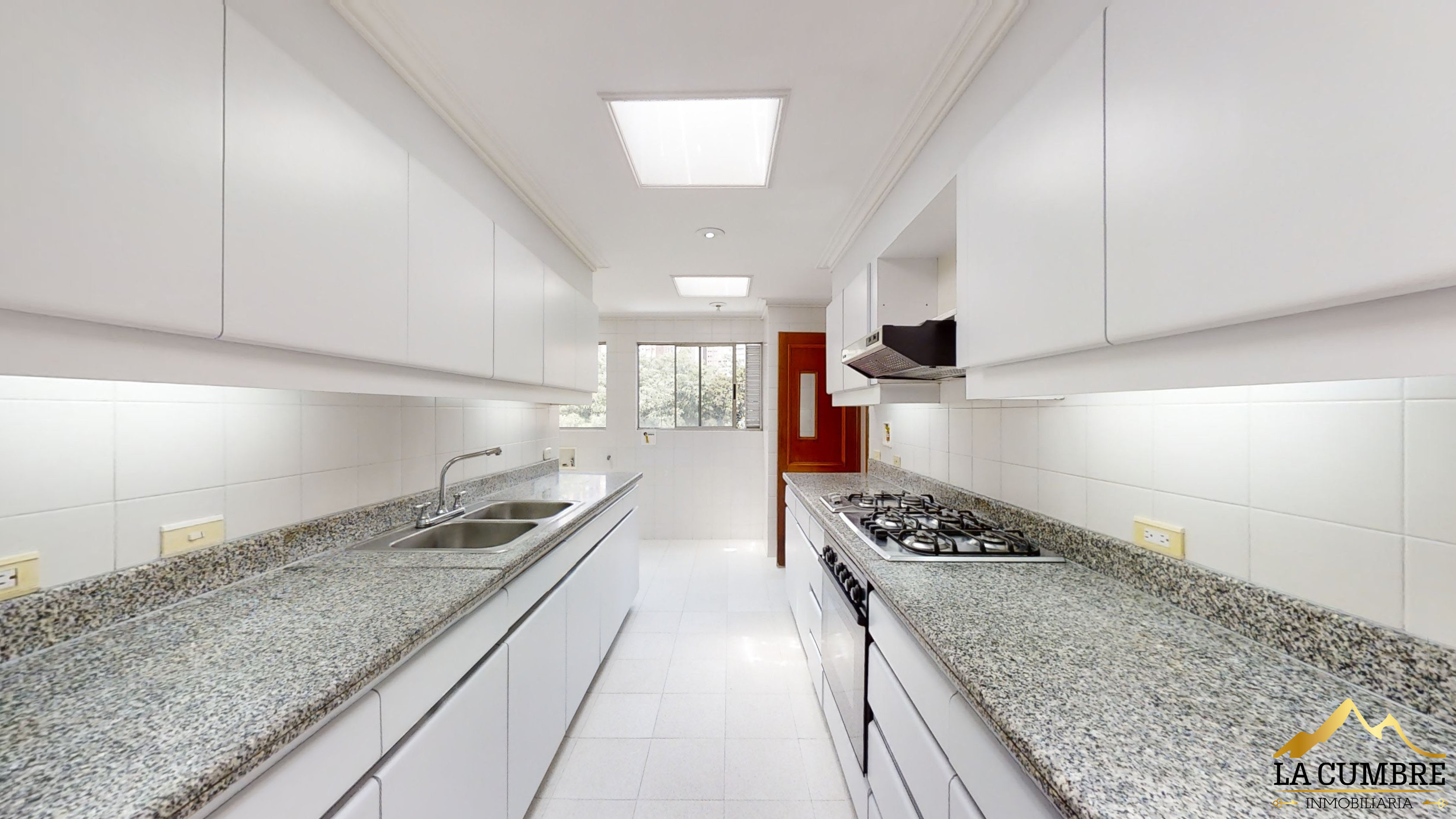 Apartamento de 3 alcobas en arriendo en La Calera, Medellín, 240 m² · foto 6 de 12
