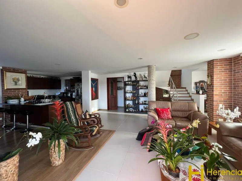 Casa de 5 alcobas en venta en Vegas De La Doctora, Sabaneta, 1200 m² · foto 6 de 24