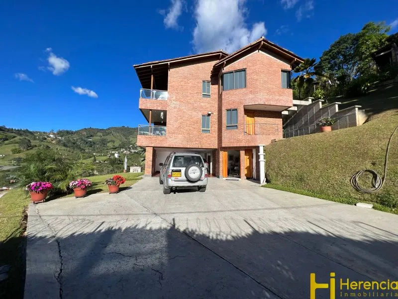 Casa de 5 alcobas en venta en Vegas De La Doctora, Sabaneta, 1200 m² · foto 8 de 24