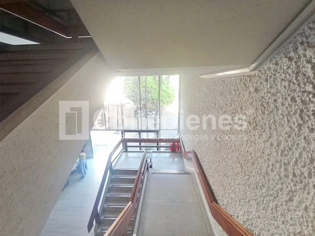 Local en arriendo en La Esmeralda, Itagüí, 659 m² · foto 14 de 24