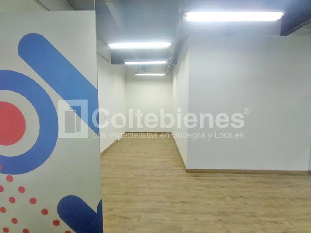 Local en arriendo en La Esmeralda, Itagüí, 659 m² · foto 15 de 24