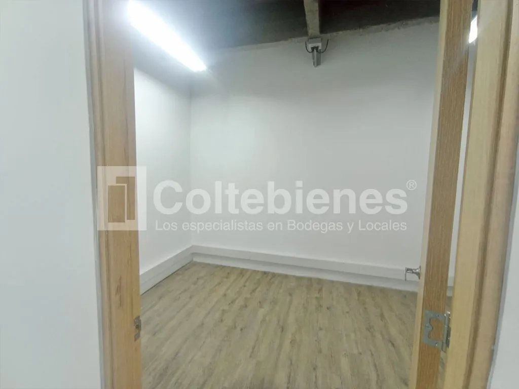 Local en arriendo en La Esmeralda, Itagüí, 659 m² · foto 20 de 24