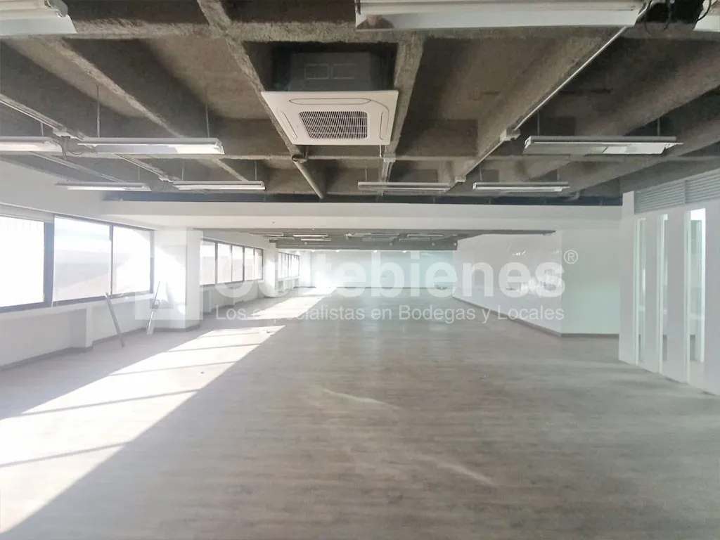 Local en arriendo en La Esmeralda, Itagüí, 659 m² · foto 6 de 24