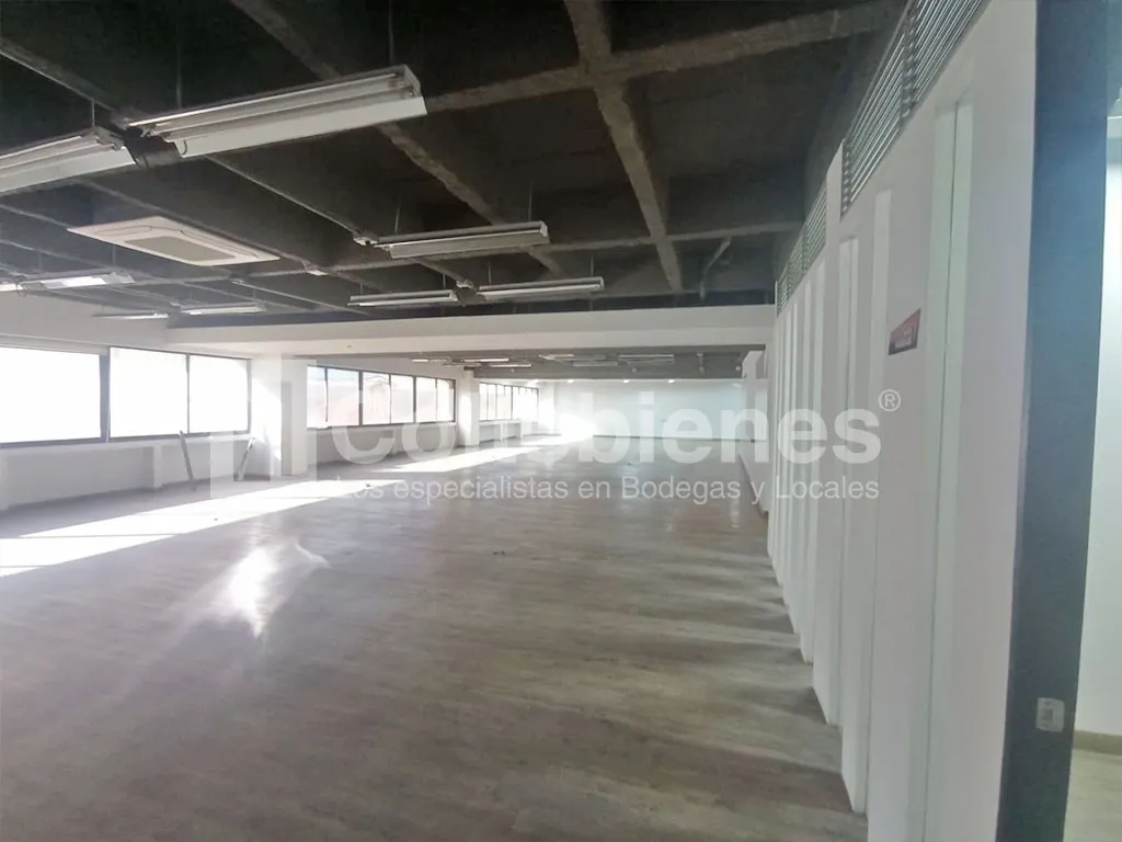 Local en arriendo en La Esmeralda, Itagüí, 659 m² · foto 7 de 24