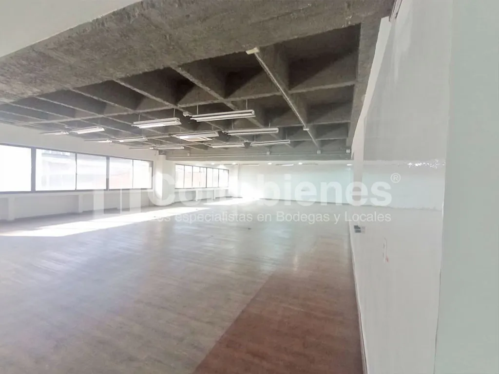 Local en arriendo en La Esmeralda, Itagüí, 659 m² · foto 10 de 24