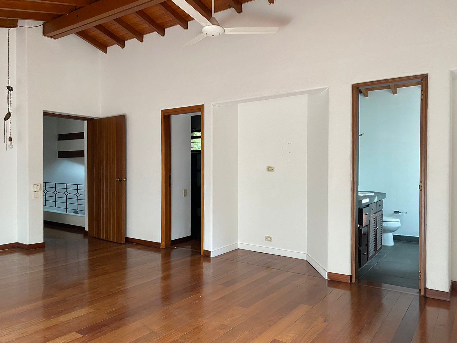 Casa de 2 alcobas en arriendo en Las Brujas, Envigado, 280 m² · foto 10 de 20