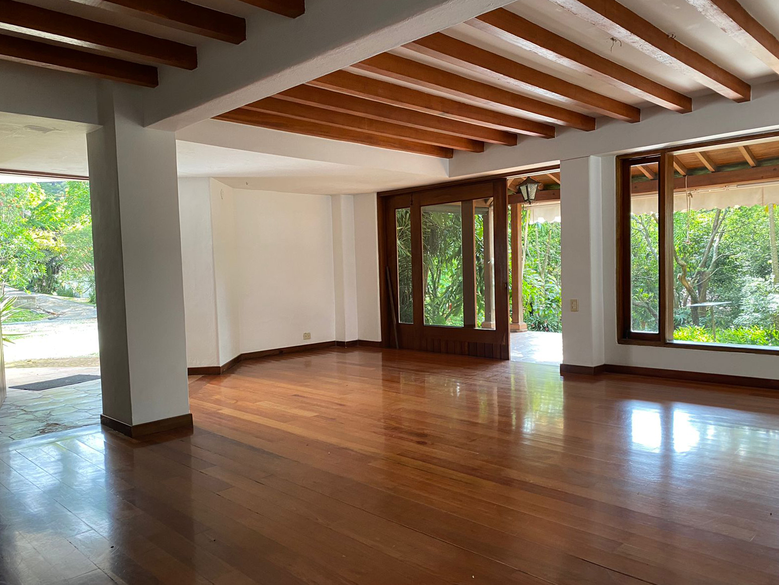 Casa en arriendo en Las brujas, Envigado en La Pradera