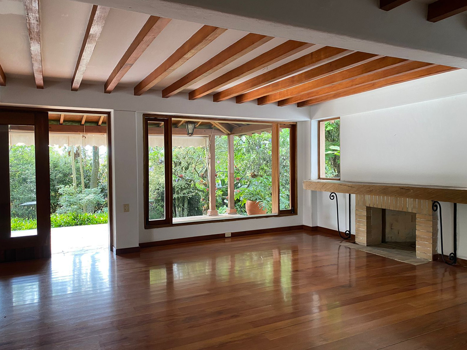 Casa de 2 alcobas en arriendo en Las Brujas, Envigado, 280 m² · foto 2 de 20