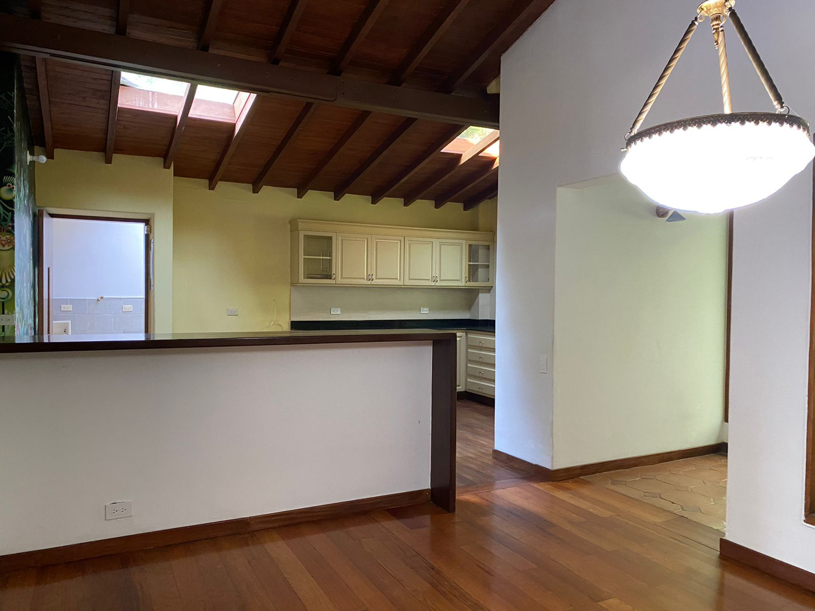 Casa de 2 alcobas en arriendo en Las Brujas, Envigado, 280 m² · foto 4 de 20