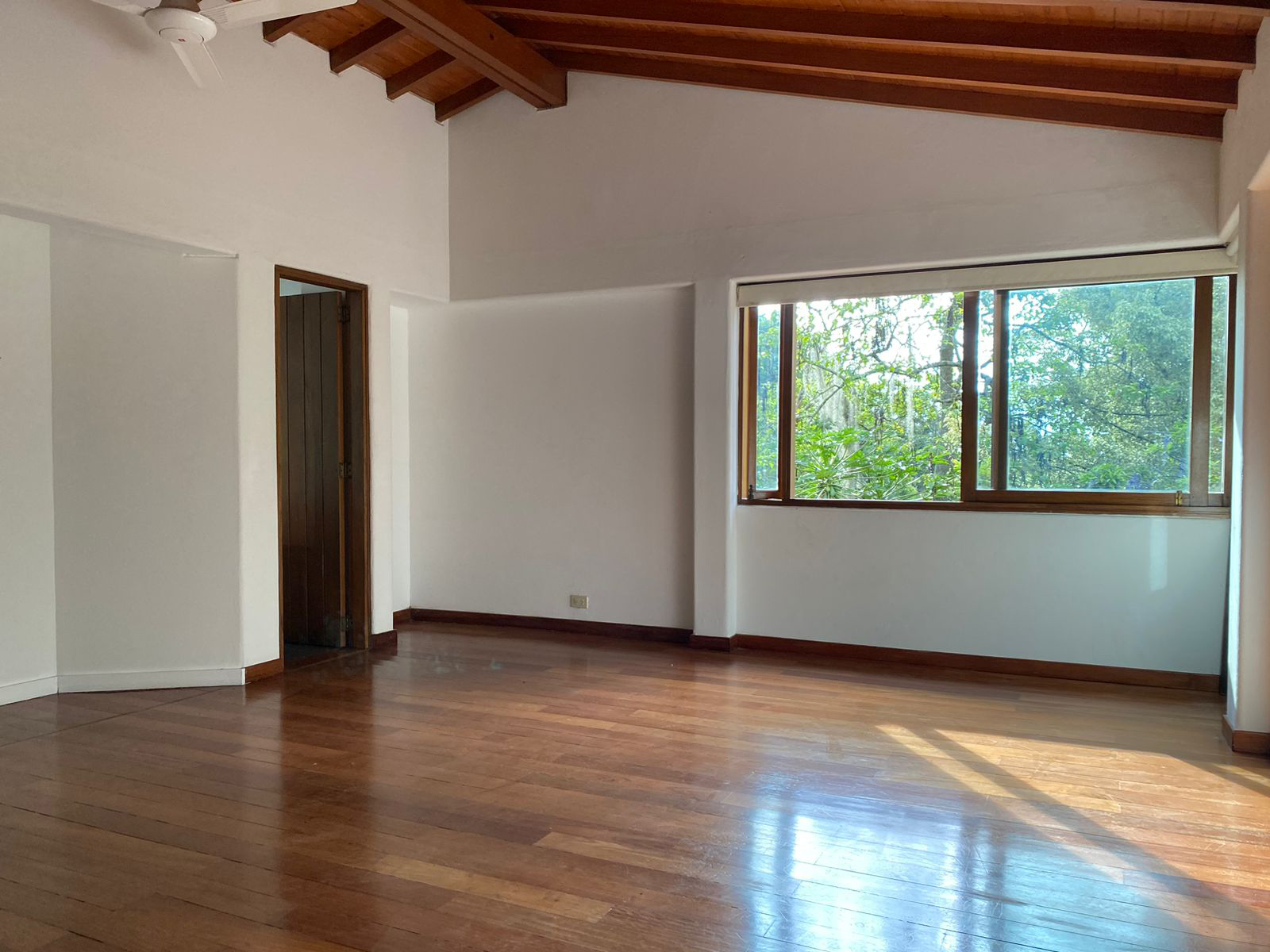 Casa de 2 alcobas en arriendo en Las Brujas, Envigado, 280 m² · foto 8 de 20