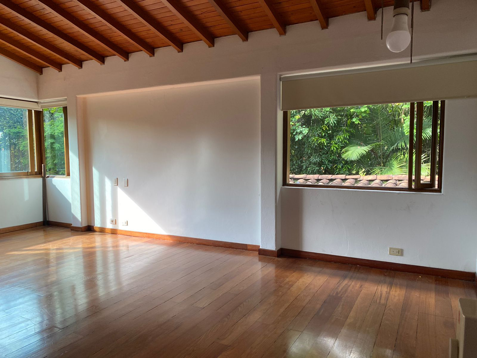 Casa de 2 alcobas en arriendo en Las Brujas, Envigado, 280 m² · foto 9 de 20