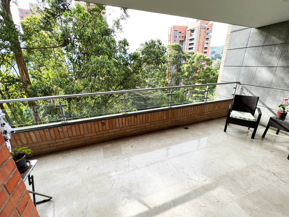 Apartamento de 3 alcobas en arriendo en El Tesoro, Medellín, 200 m² · foto 18 de 20