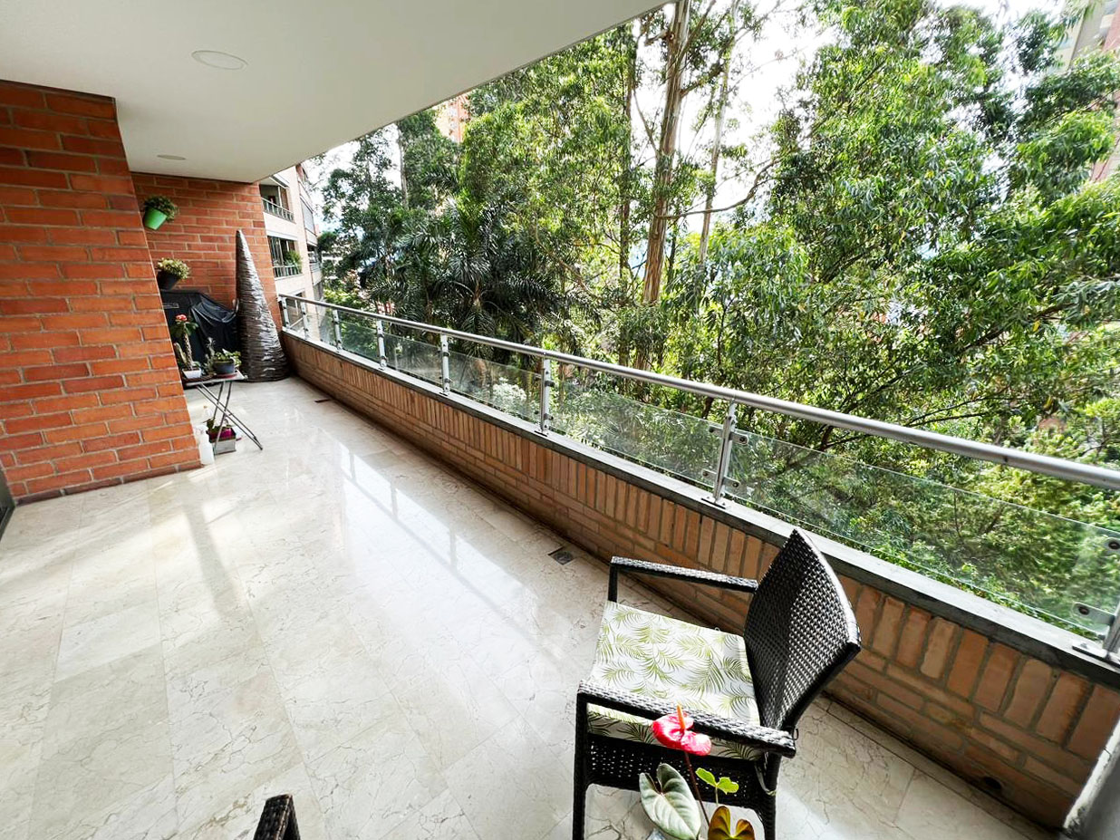 Apartamento de 3 alcobas en arriendo en El Tesoro, Medellín, 200 m² · foto 19 de 20