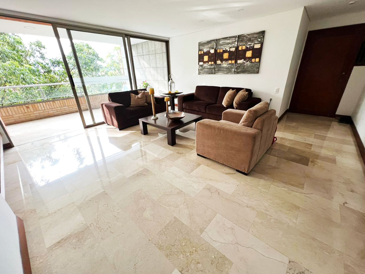 Apartamento de 3 alcobas en arriendo en El Tesoro, Medellín, 200 m² · foto 2 de 20