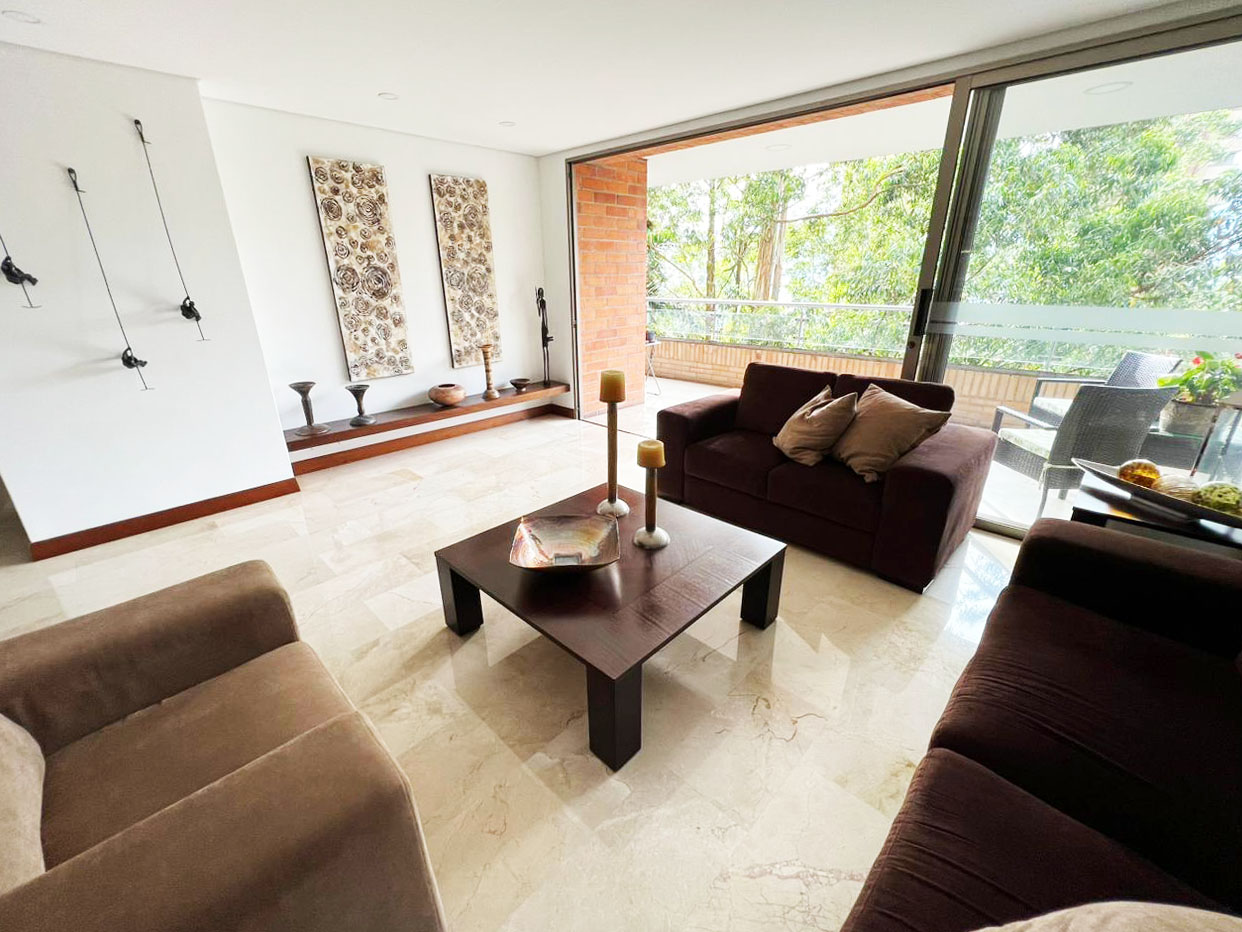 Apartamento de 3 alcobas en arriendo en El Tesoro, Medellín, 200 m² · foto 4 de 20