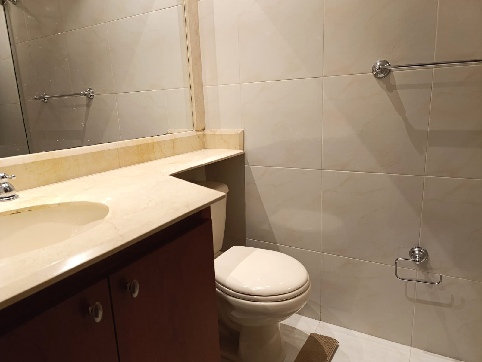 Apartamento de 3 alcobas en arriendo en El Tesoro, Medellín, 197 m² · foto 13 de 16