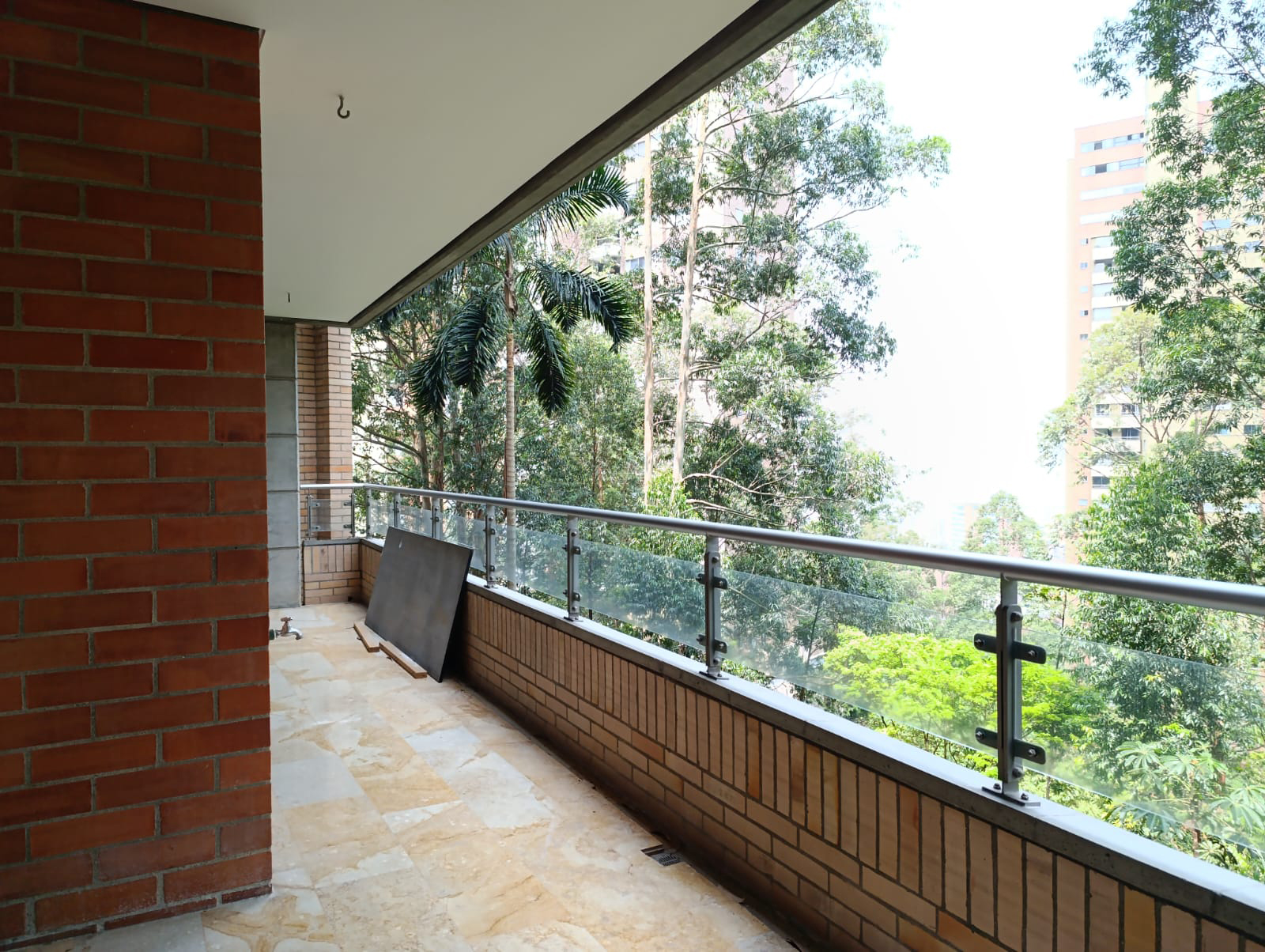 Apartamento de 3 alcobas en arriendo en El Tesoro, Medellín, 197 m² · foto 16 de 16