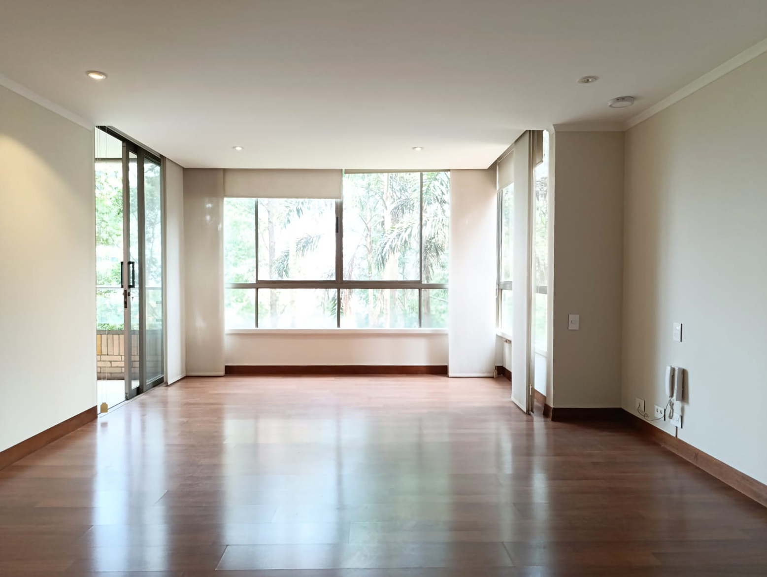 Apartamento de 3 alcobas en arriendo en El Tesoro, Medellín, 197 m² · foto 4 de 16