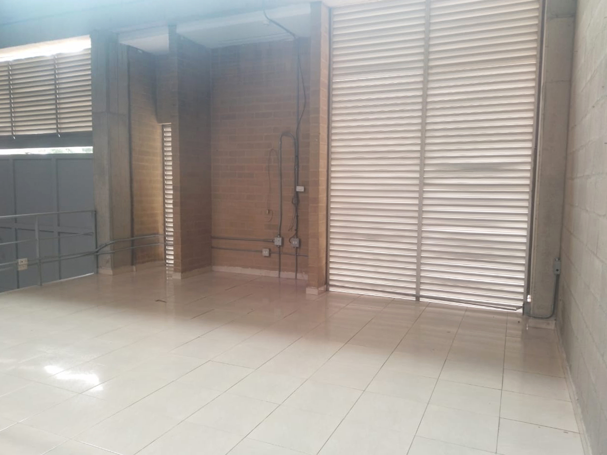 Bodega en arriendo en Caqueta, La Estrella, 353 m² · foto 11 de 16