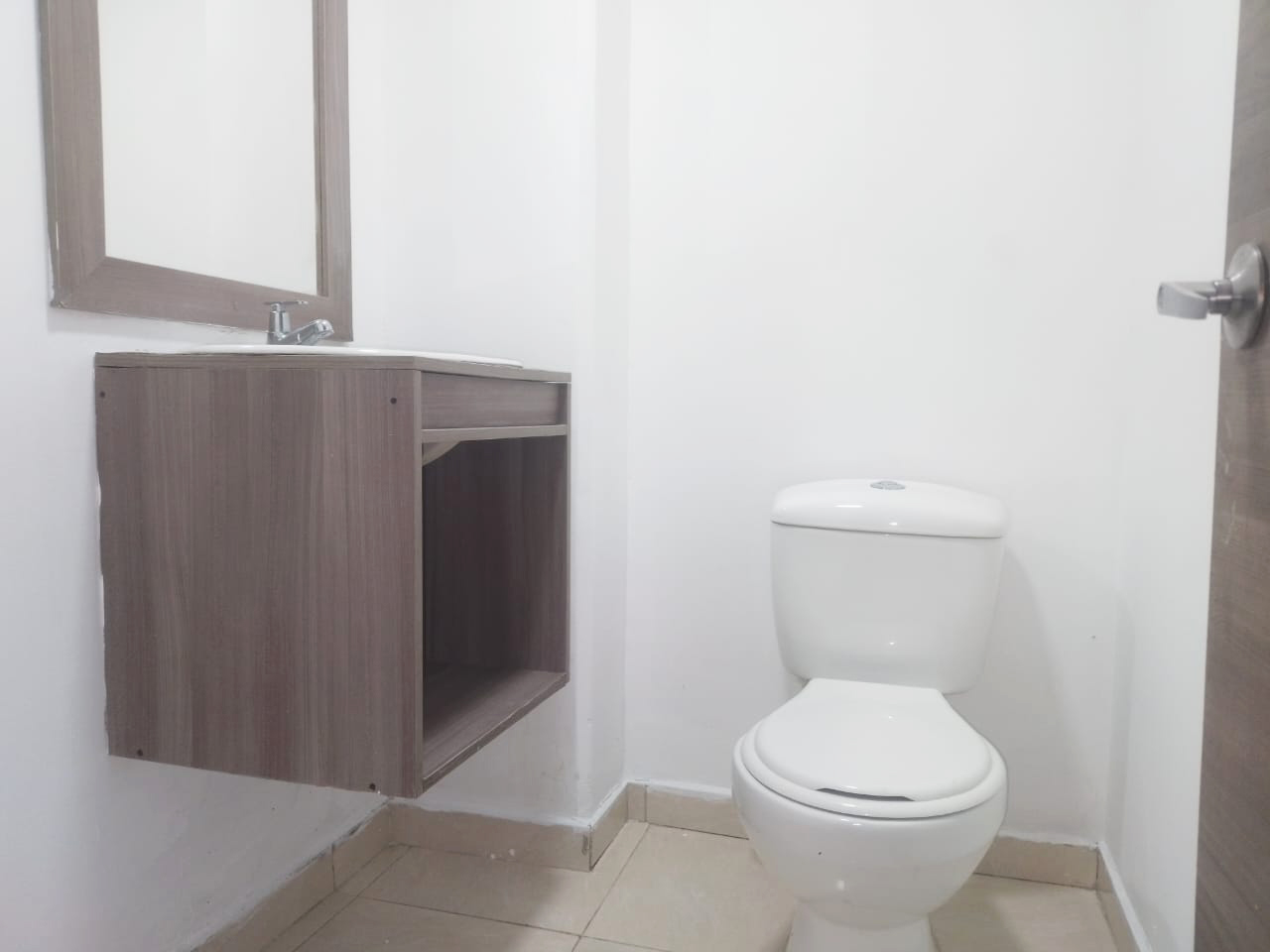 Bodega en arriendo en Caqueta, La Estrella, 353 m² · foto 14 de 16