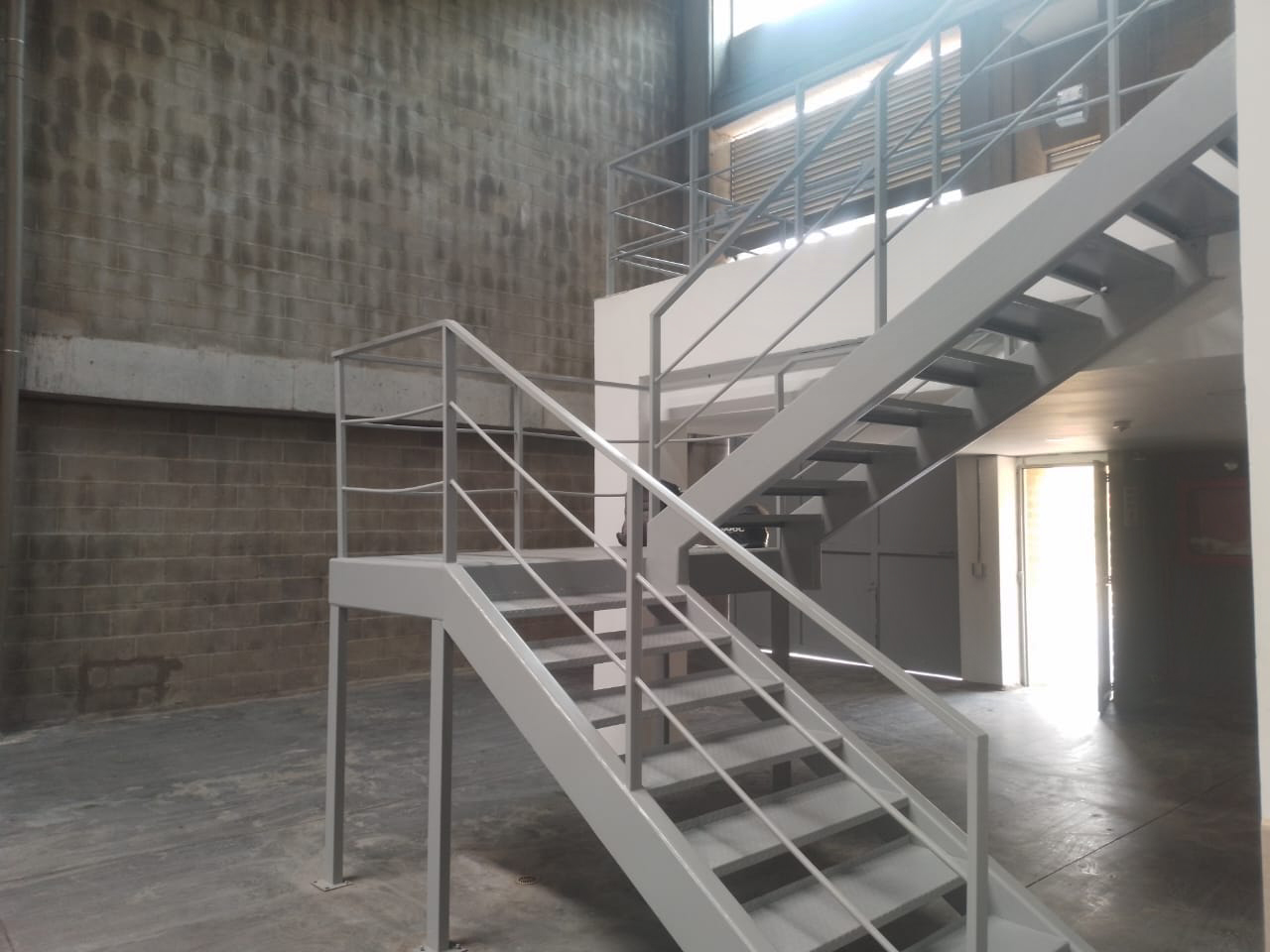 Bodega en arriendo en Caqueta, La Estrella, 353 m² · foto 6 de 16
