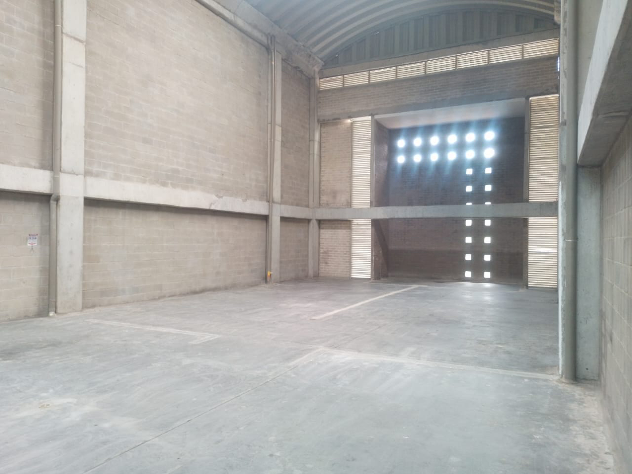 Bodega en arriendo en Caqueta, La Estrella, 353 m² · foto 7 de 16