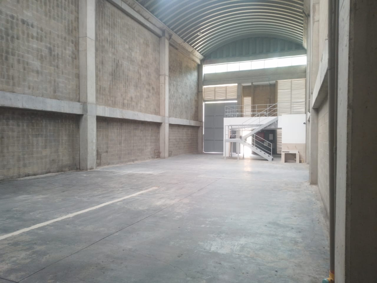 Bodega en arriendo en Caqueta, La Estrella, 353 m² · foto 8 de 16