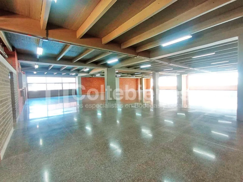 Local en arriendo en Santa Fe, Medellín, 307 m² · foto 6 de 18