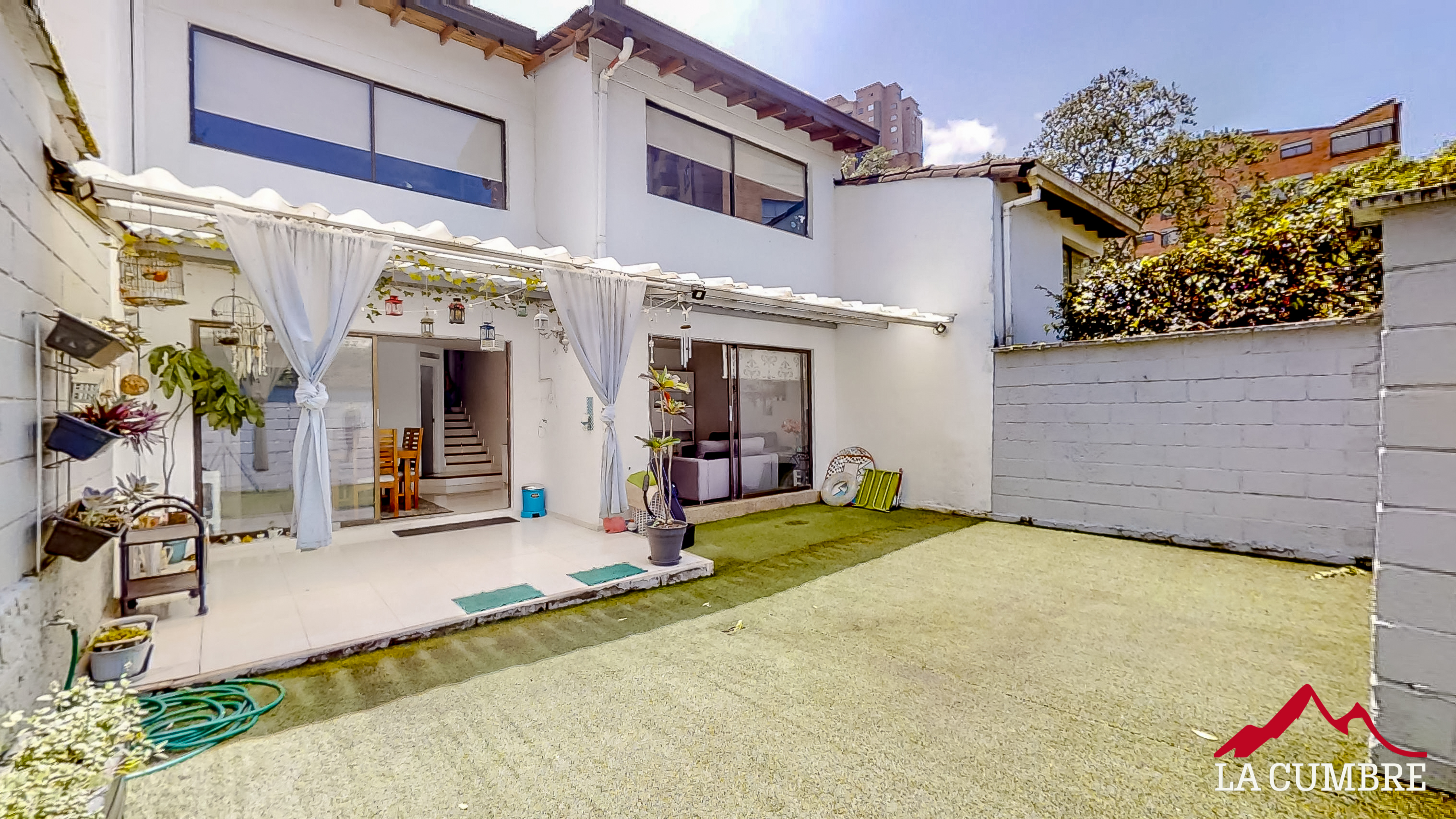 Casa de 4 alcobas en venta en Los Balsos No.2, Medellín, 250 m² · foto 2 de 13