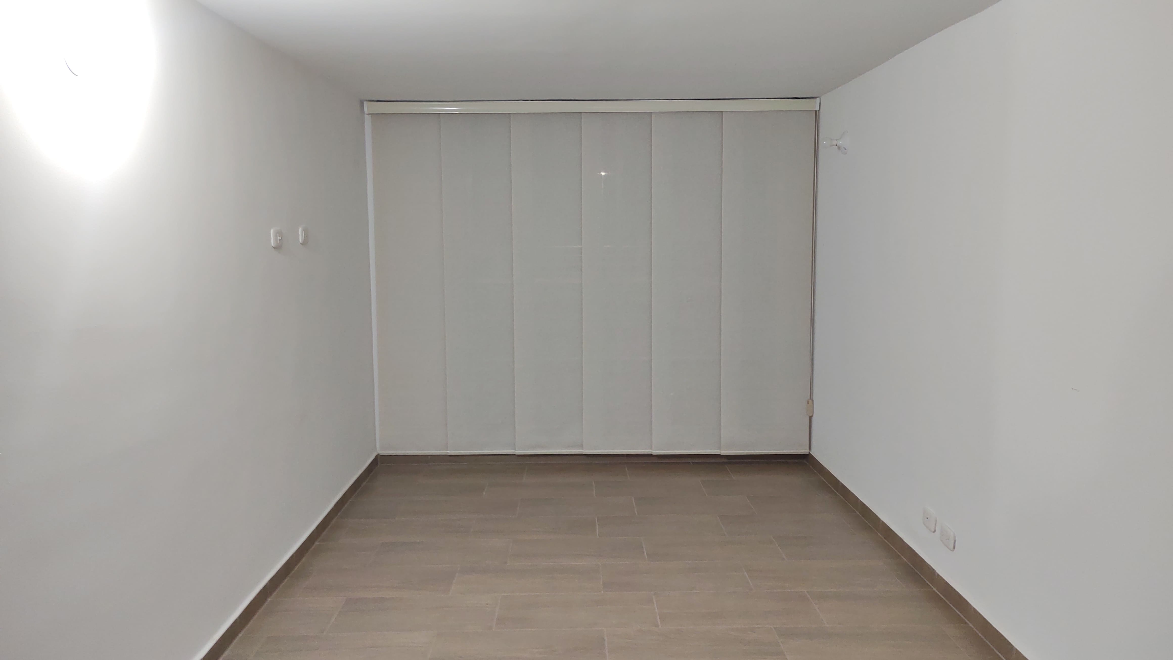 Apartamento de 3 alcobas en venta en La Estancia, Madrid, 65 m² · foto 5 de 20
