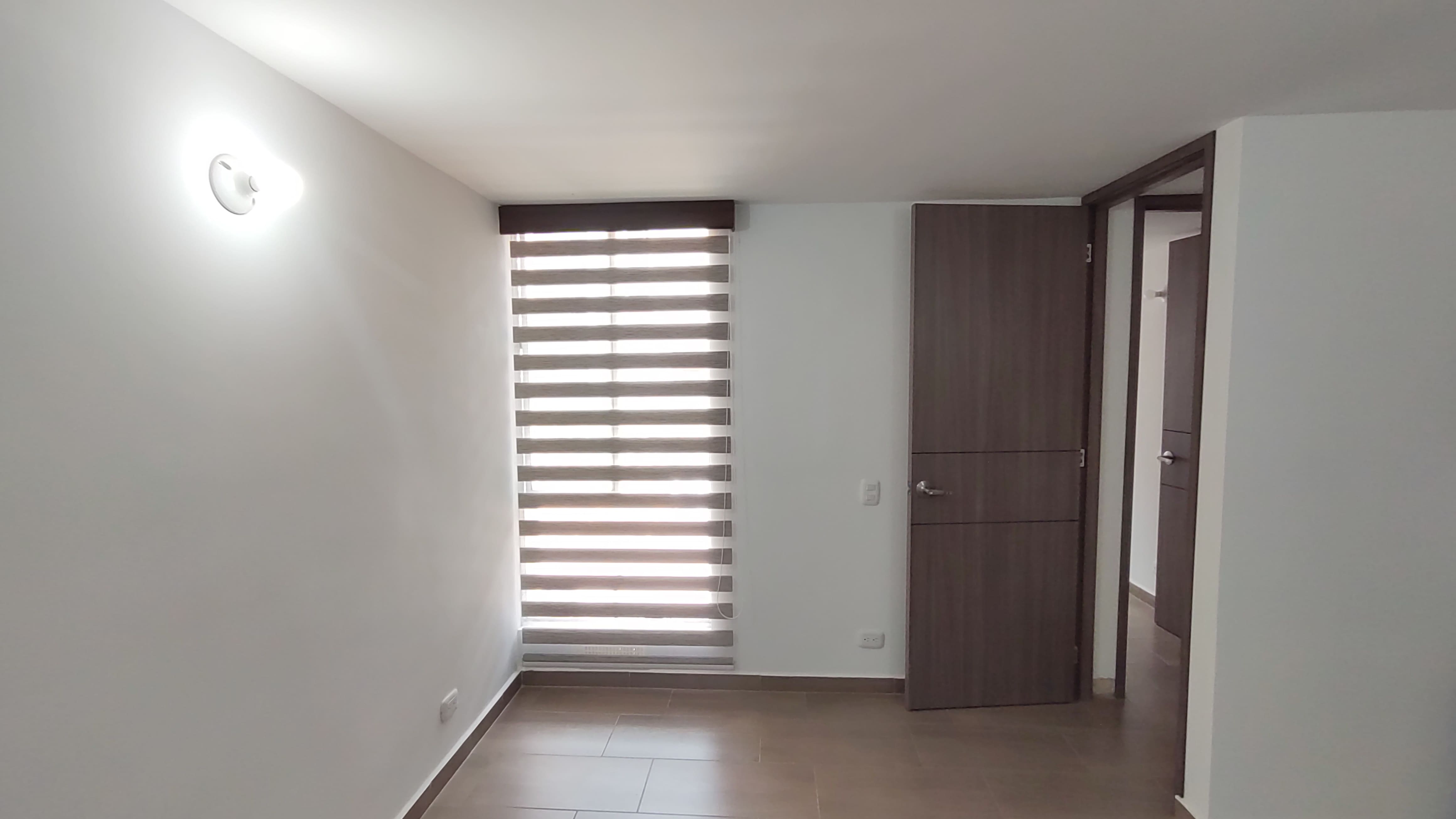 Apartamento de 3 alcobas en venta en La Estancia, Madrid, 65 m² · foto 7 de 20