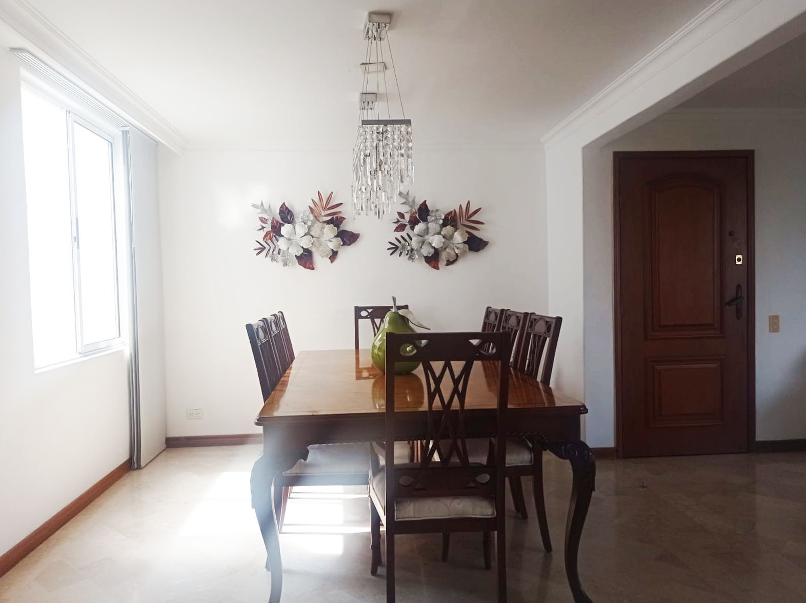 Apartamento de 3 alcobas en arriendo en El Poblado, Medellín, 147 m² · foto 4 de 19