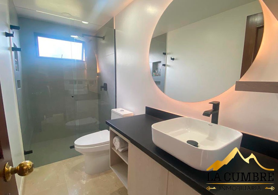 Casa de 4 alcobas en venta en El Esmeraldal, Envigado, 315 m² · foto 8 de 10