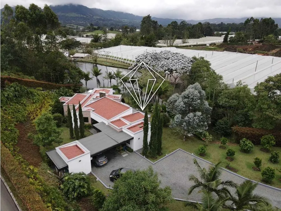 Casa de 3 alcobas en venta en Guamito, La Ceja · foto 2 de 24
