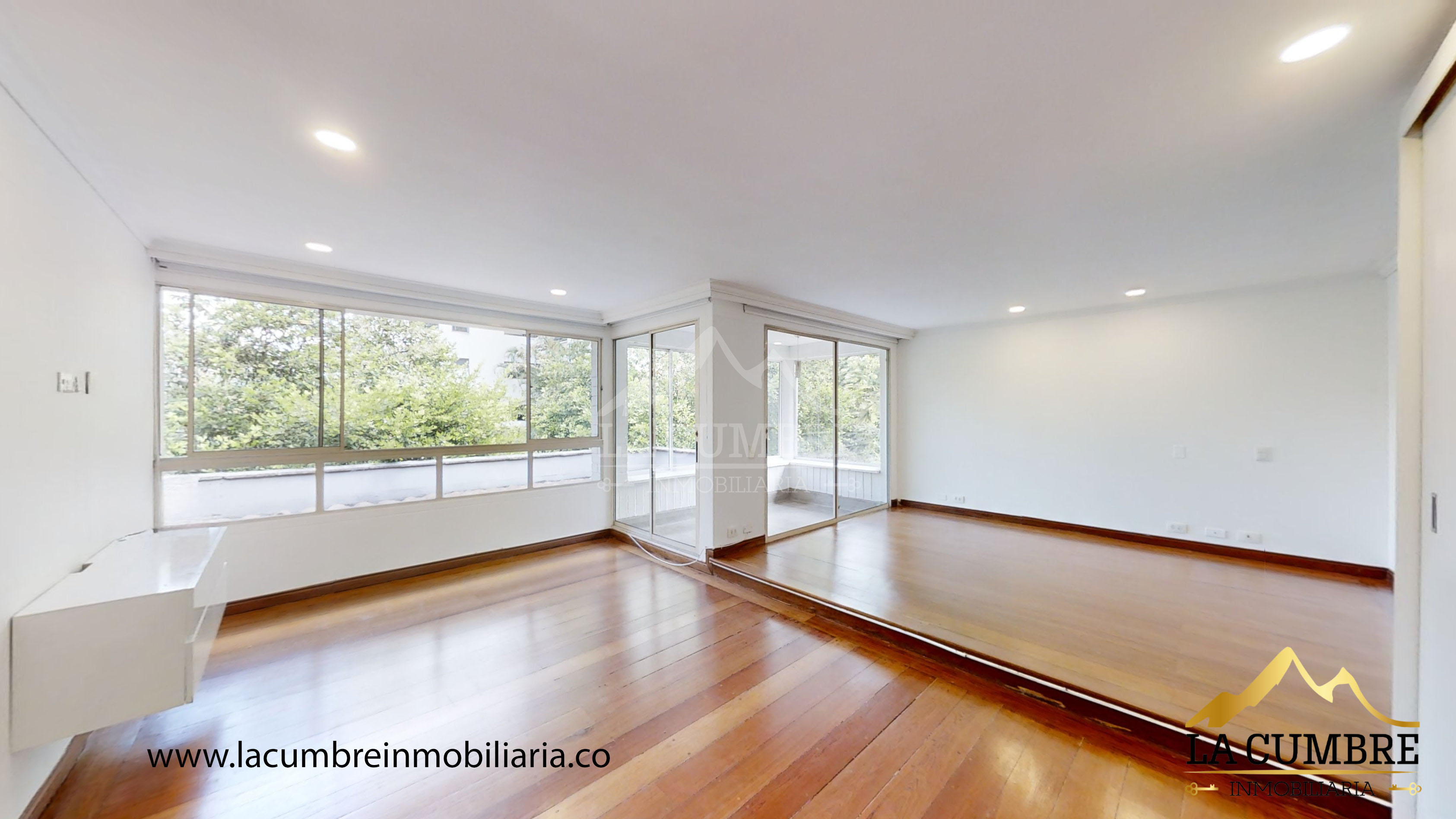 Casa de 3 alcobas en venta en San Lucas, Medellín, 289 m² · foto 3 de 17
